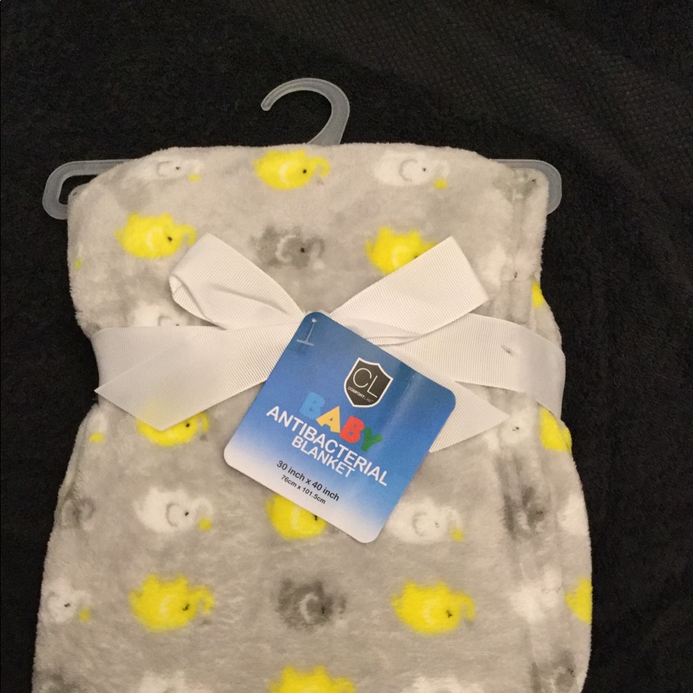 NWT fleece baby blanket